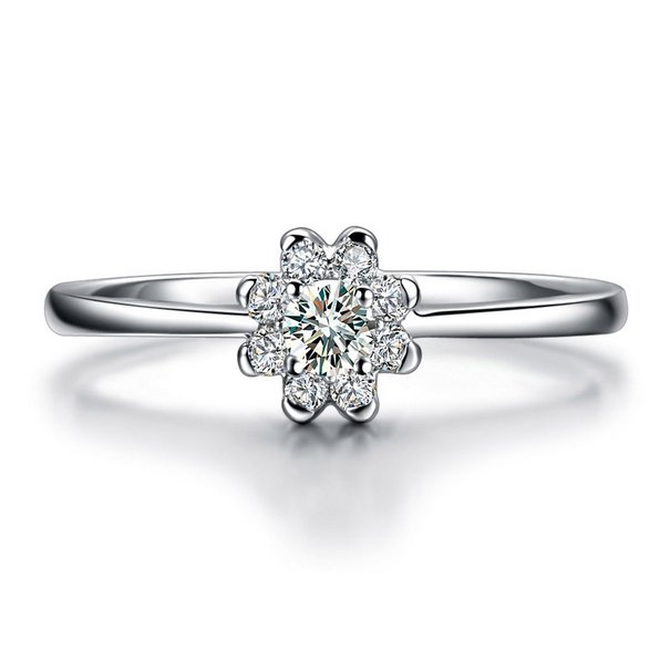 bague avec une sorte de fleur
